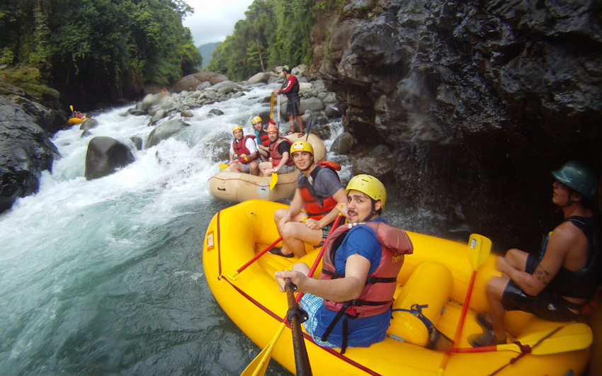 WHITE WATER RAFTING